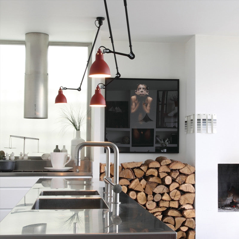 Lampe Gras 302 pendel sort/rød miljøbillede