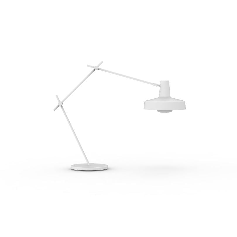 Arigato sort bordlampe fra Gropa Products