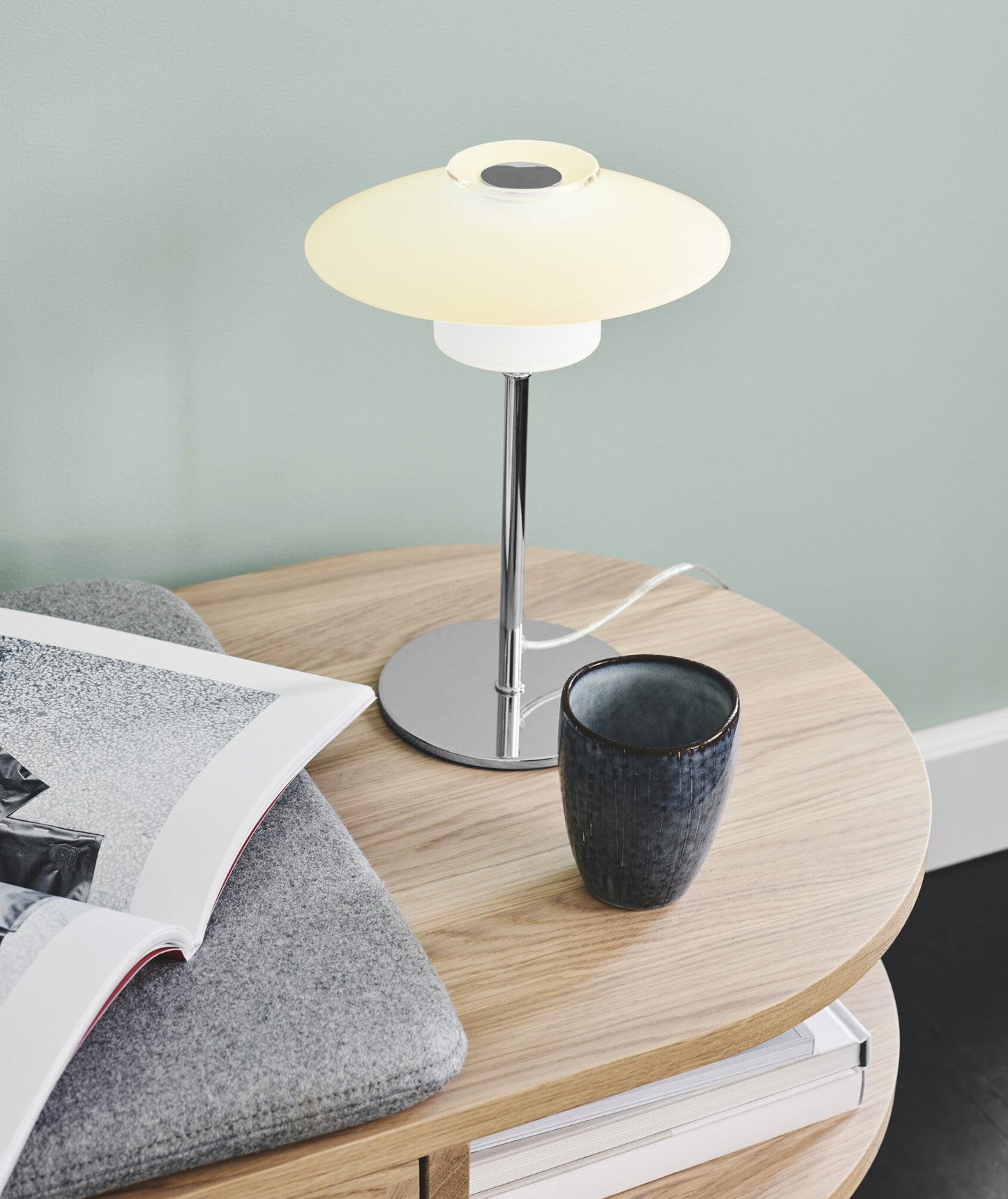 Scandinavia bordlampe fra Halo Design