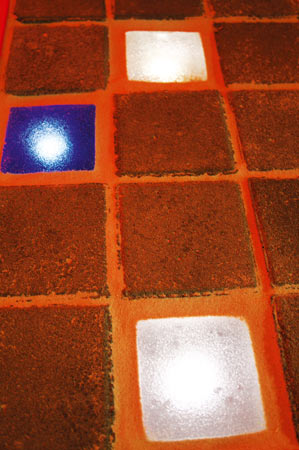 miljøbillede af Lys sten beton i blå og hvid