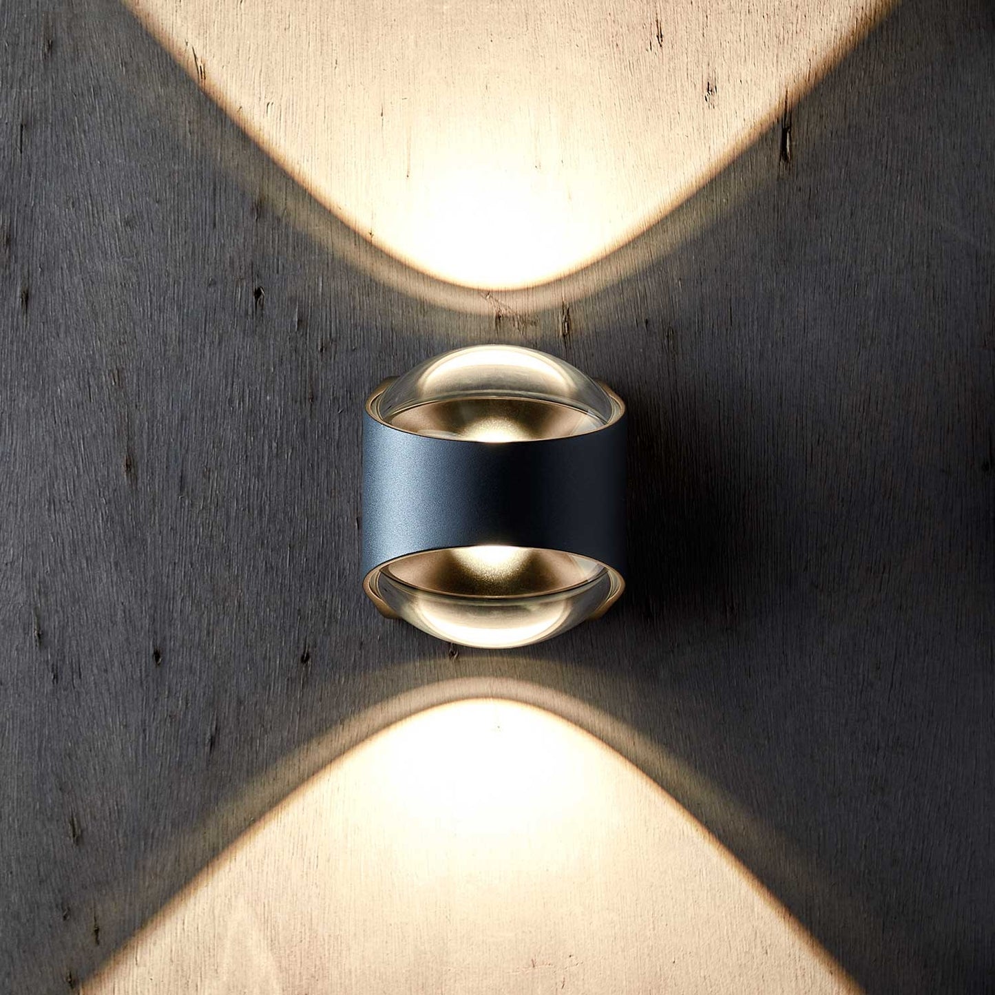 Saga udendørs væglampe fra Loom Design