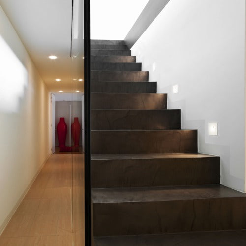 tango-indbygningslampe LED miljøbillede på trappe.