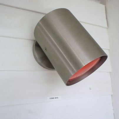 Cone IP44 udendørs væglampe (outlet)