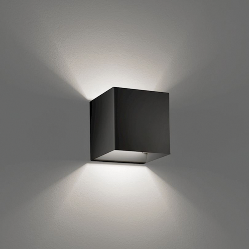 Laser AP9 mat sort LED væglampe fra studio italia design